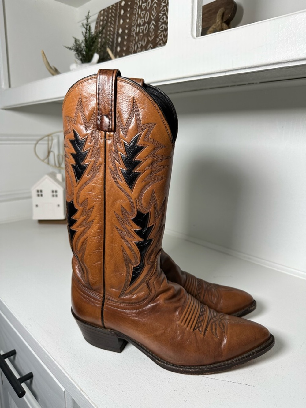 Dan Post Cowboy Boots Womens 9 Mens 7.5 Brown Leather Western Boots Black Inlay - Picture 5 of 9